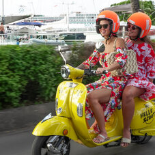 Duo en hello scoot' au front de mer