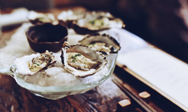 atn-illust-_0001_seattle-seafood-sseal.jpg Air Tahiti Nui USA Seattle food oysters SSeal