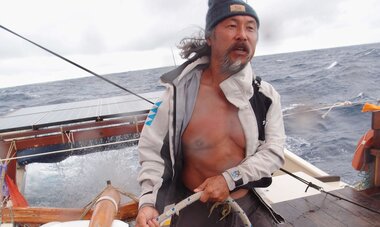 Danee Hazama sur un bateau