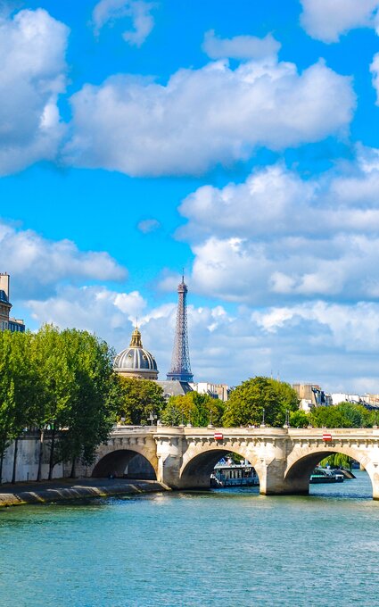 Paris bridge Pond avec vu sur la Seine de Paris
